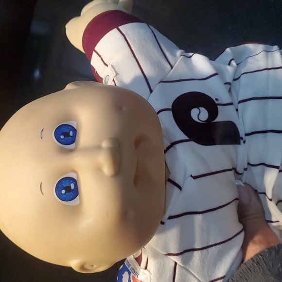 Vintage cabbage patch Phillies boy - Picture 3 of 10